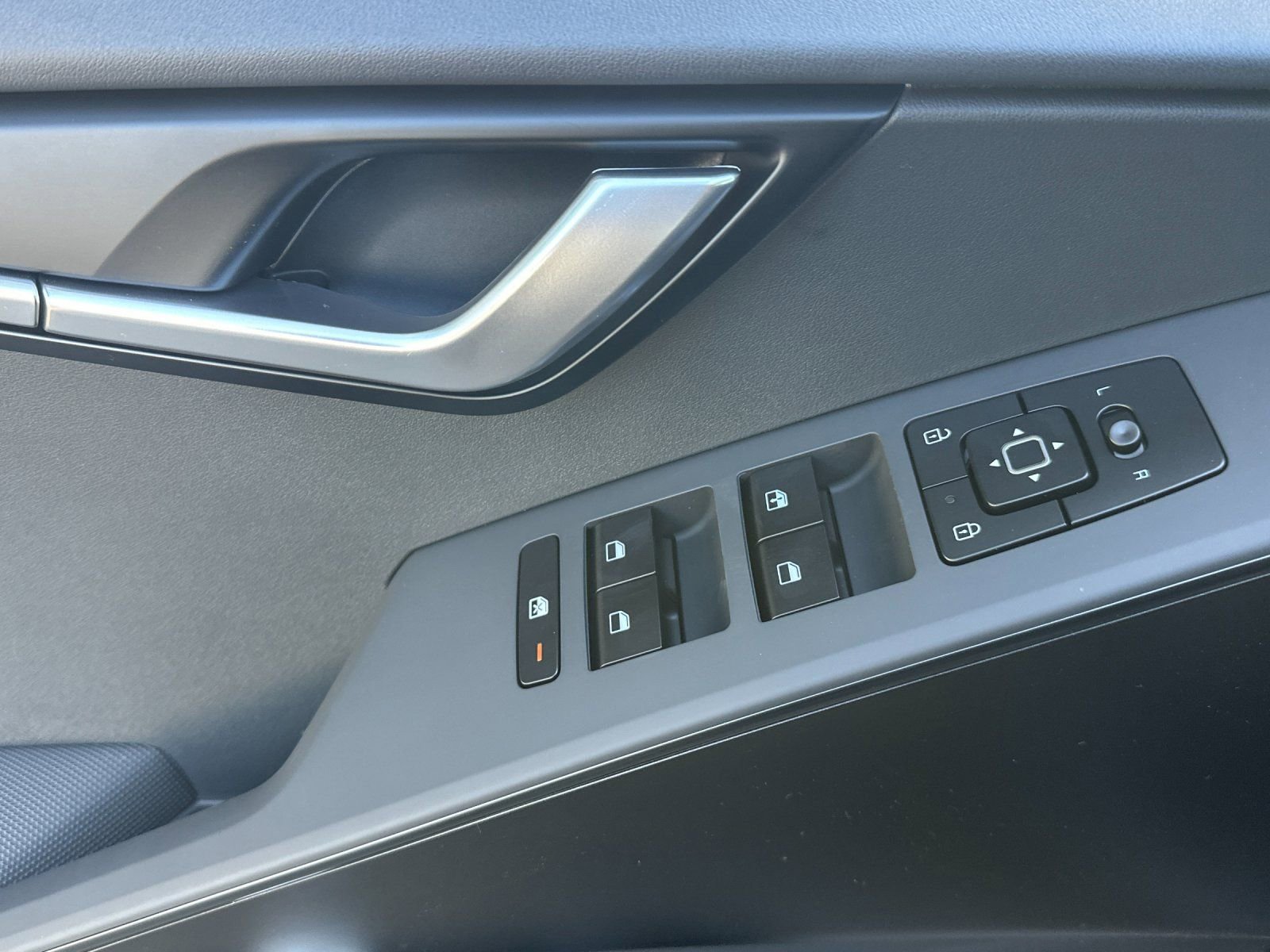 New 2026 Kia Niro LX FWD image 11