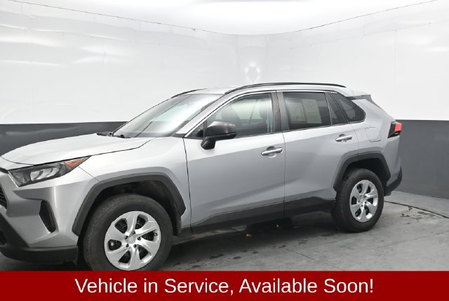 Used 2021 Toyota RAV4 LE AWD/4WD image 3