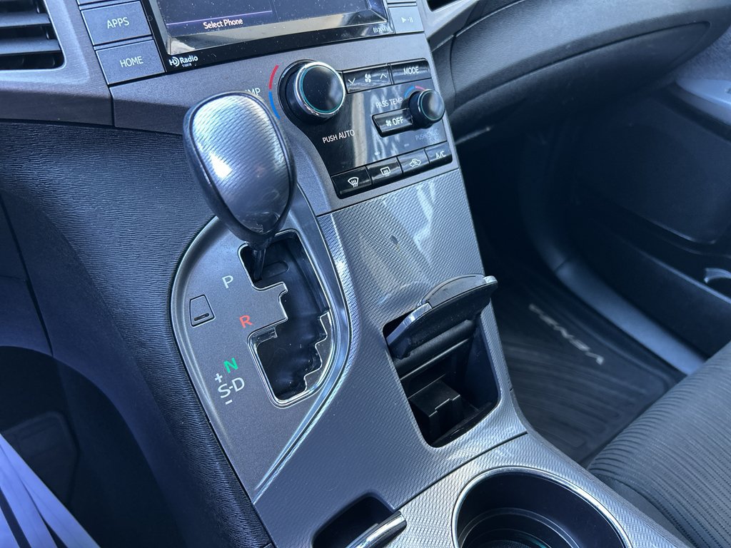 Used 2015 Toyota Venza LE AWD/4WD image 19
