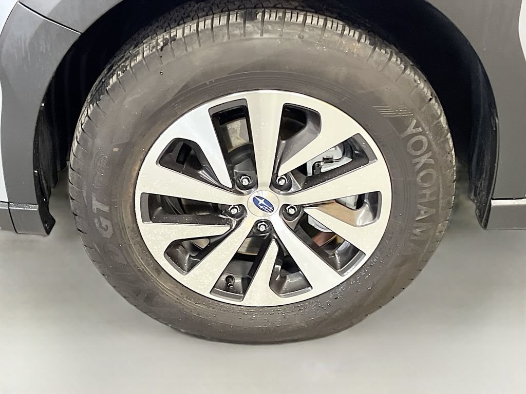 Used 2025 Subaru Outback Premium AWD/4WD image 30