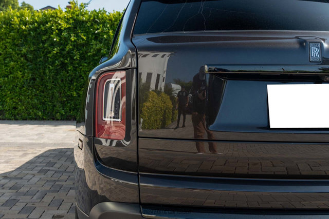 Used 2020 Rolls-Royce Cullinan Black Badge image 89