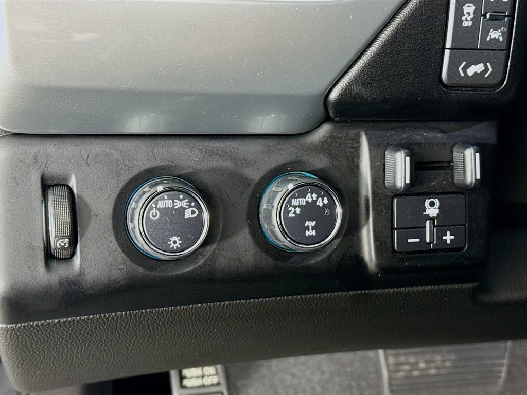 Used 2019 Chevrolet Suburban LT w/ Max Trailering Package AWD/4WD image 11