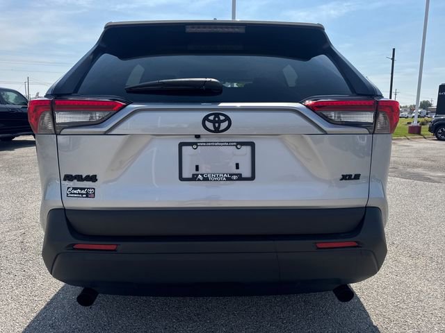 Used 2025 Toyota RAV4 XLE w/ Convenience Package image 5