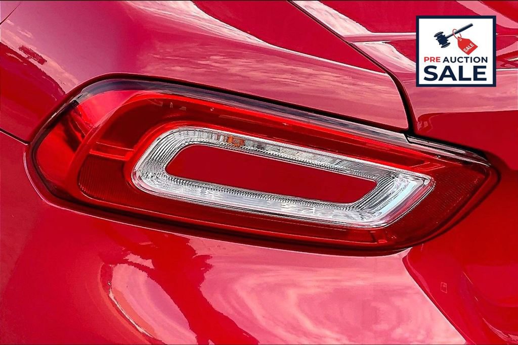 Used 2018 FIAT 124 Spider Classica w/ Technology & Siriusxm Group RWD image 27