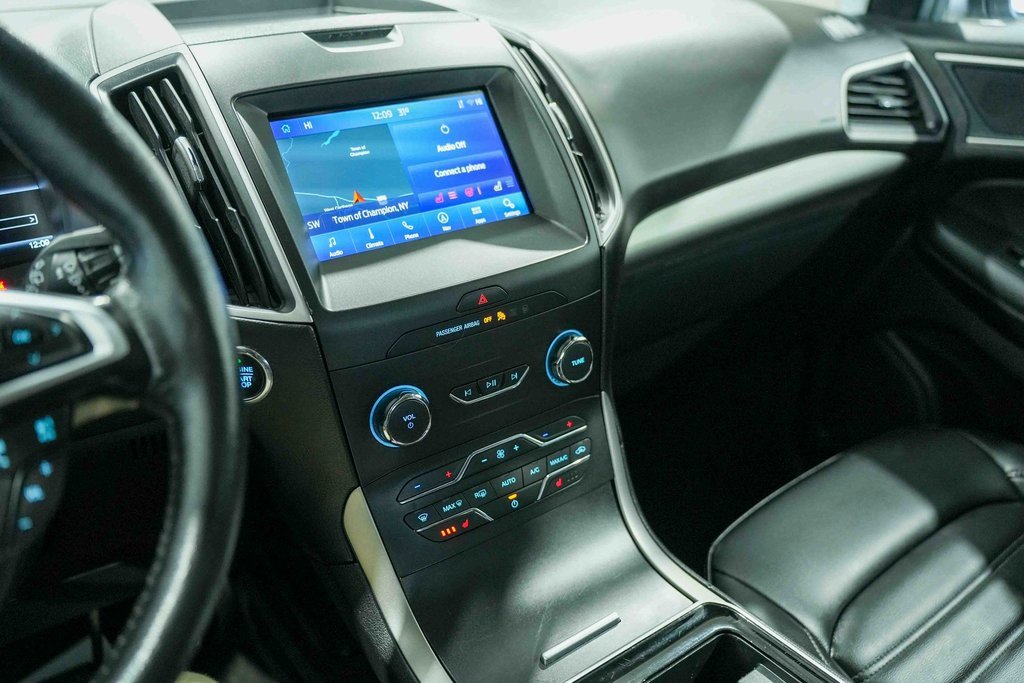 Used 2020 Ford Edge SEL w/ Cold Weather Package image 32