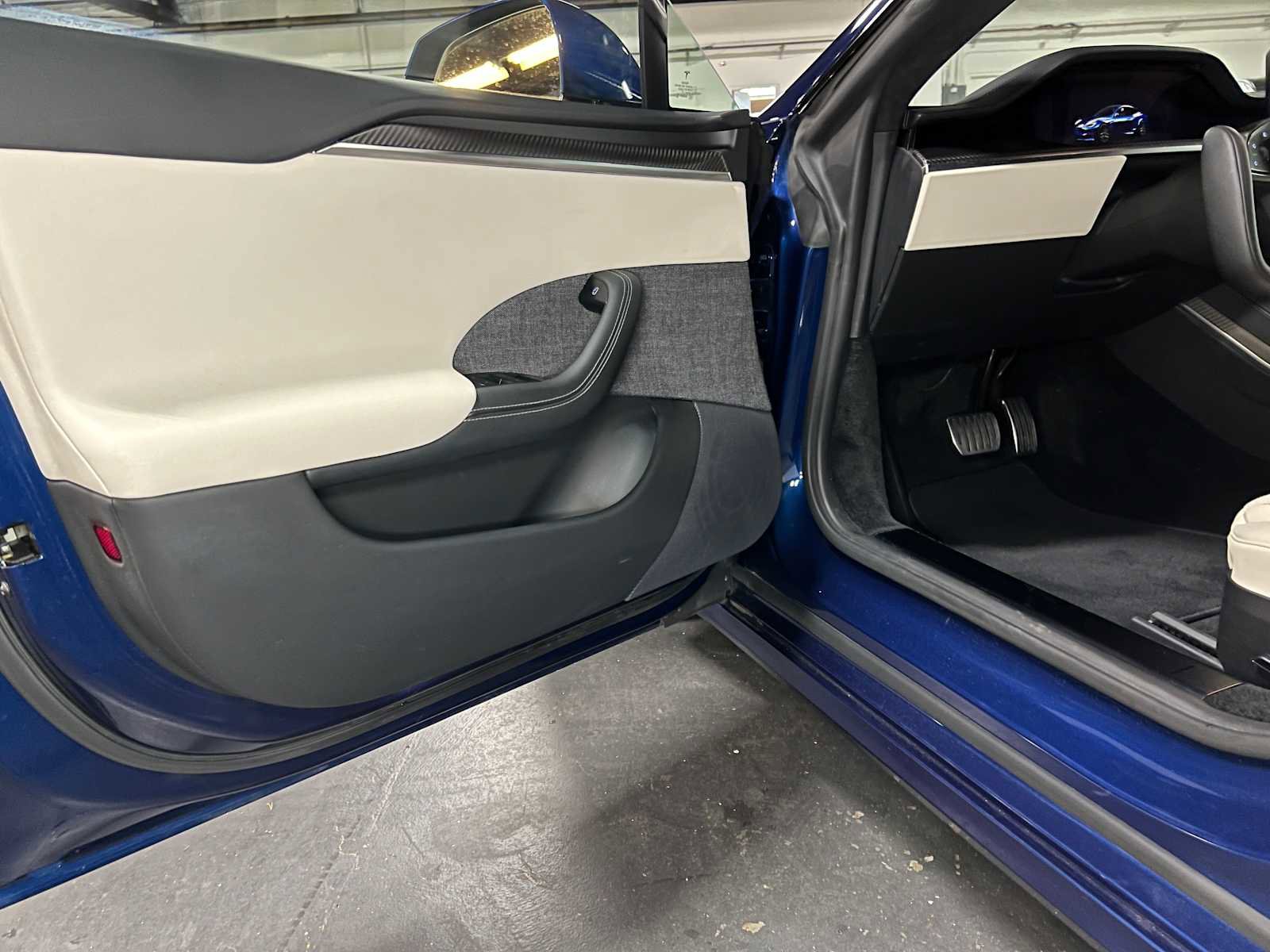 Used 2021 Tesla Model S Plaid AWD/4WD image 21