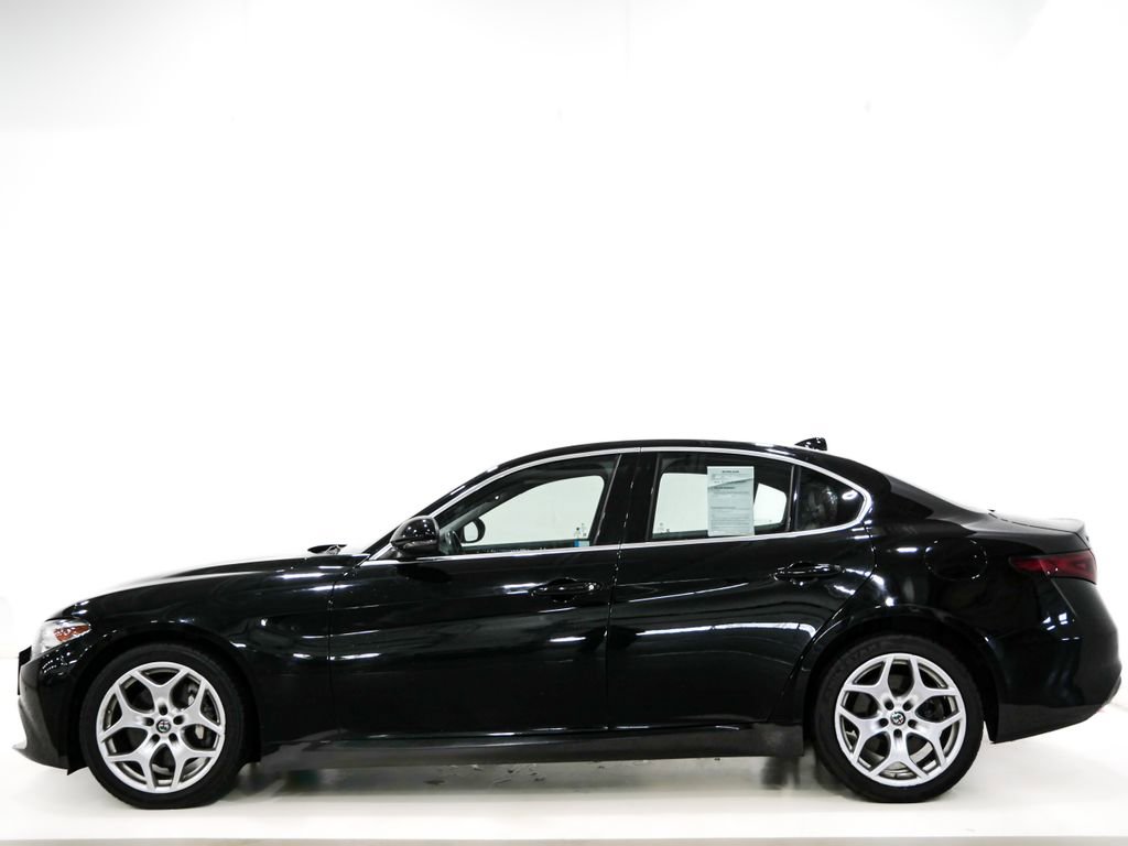 Used 2019 Alfa Romeo Giulia Ti AWD/4WD image 5