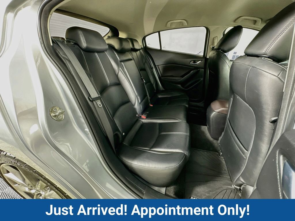 Used 2018 MAZDA MAZDA3 Touring FWD image 32