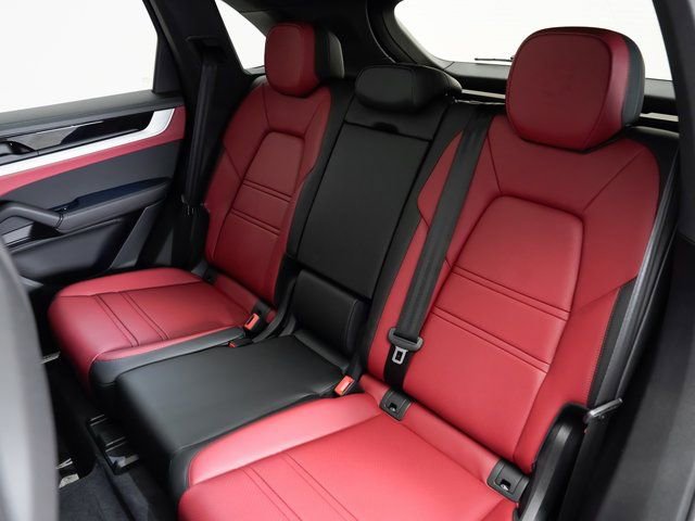 Certified 2025 Porsche Cayenne S AWD/4WD image 28
