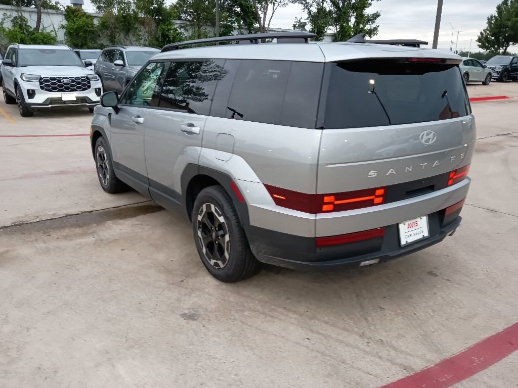 Used 2025 Hyundai Santa Fe SEL FWD image 8