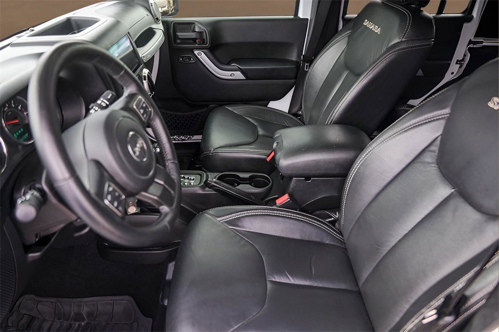 Used 2016 Jeep Wrangler Unlimited Sahara w/ Connectivity Group image 9