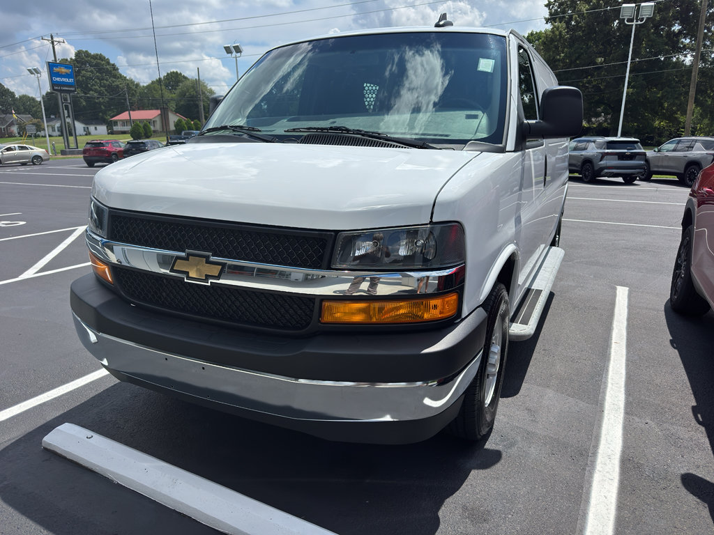 Used 2025 Chevrolet Express 2500 w/ Driver Convenience Package RWD video 1