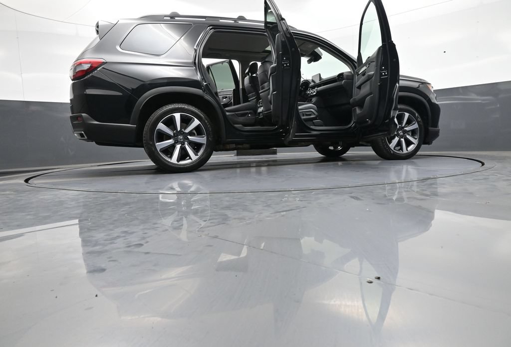 Certified 2025 Honda Pilot Touring image 51
