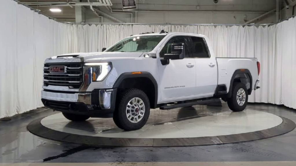 Used 2024 GMC Sierra 2500 SLE w/ SLE Convenience Package AWD/4WD image 5