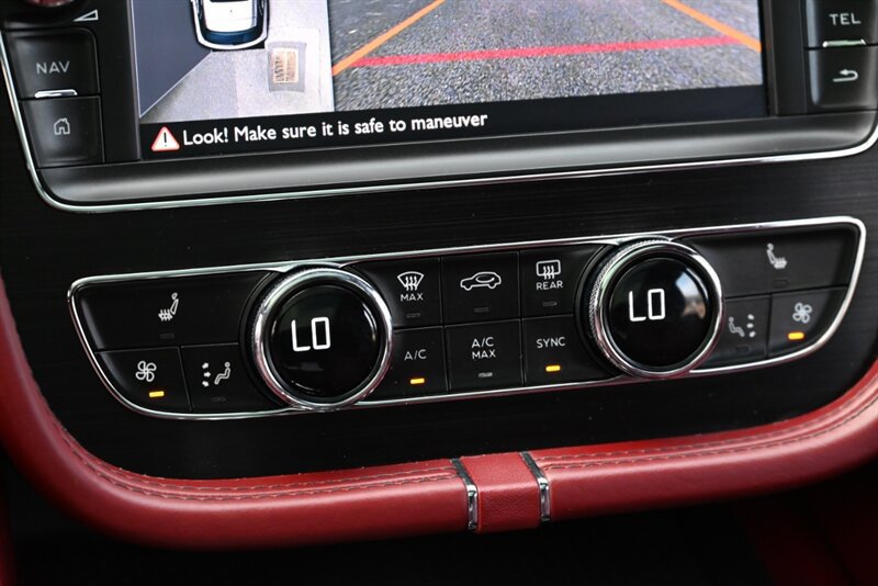 Used 2019 Bentley Bentayga AWD/4WD image 42