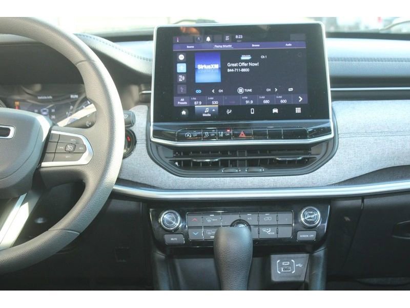 Used 2023 Jeep Compass Sport image 17