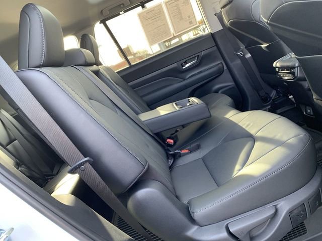 Used 2026 Toyota Grand Highlander Limited image 12