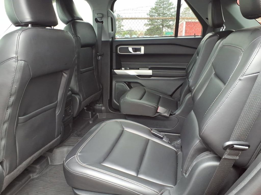 Used 2023 Ford Explorer XLT w/ Equipment Group 202A AWD/4WD image 12