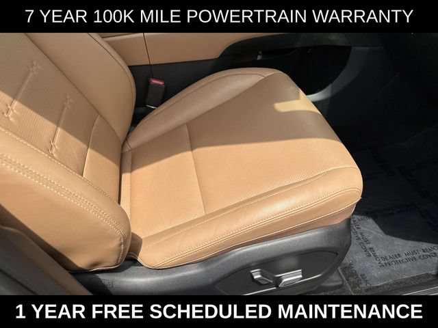 Used 2025 Hyundai Santa Fe Limited AWD/4WD image 10