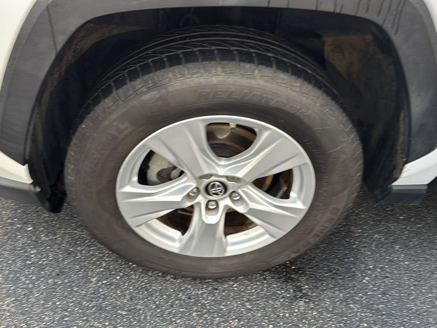 Used 2019 Toyota RAV4 XLE image 32