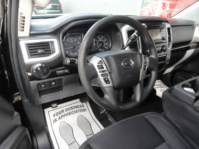 Used 2016 Nissan Titan XD image 7
