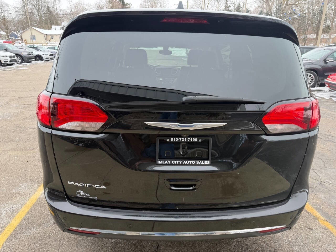 Used 2017 Chrysler Pacifica Touring-L image 4