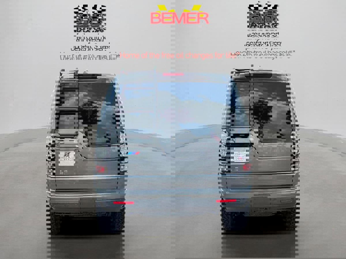 Used 2016 Land Rover LR4 image 4