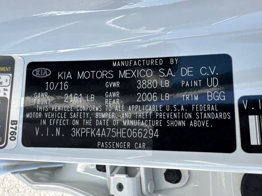 Used 2017 Kia Forte LX image 31