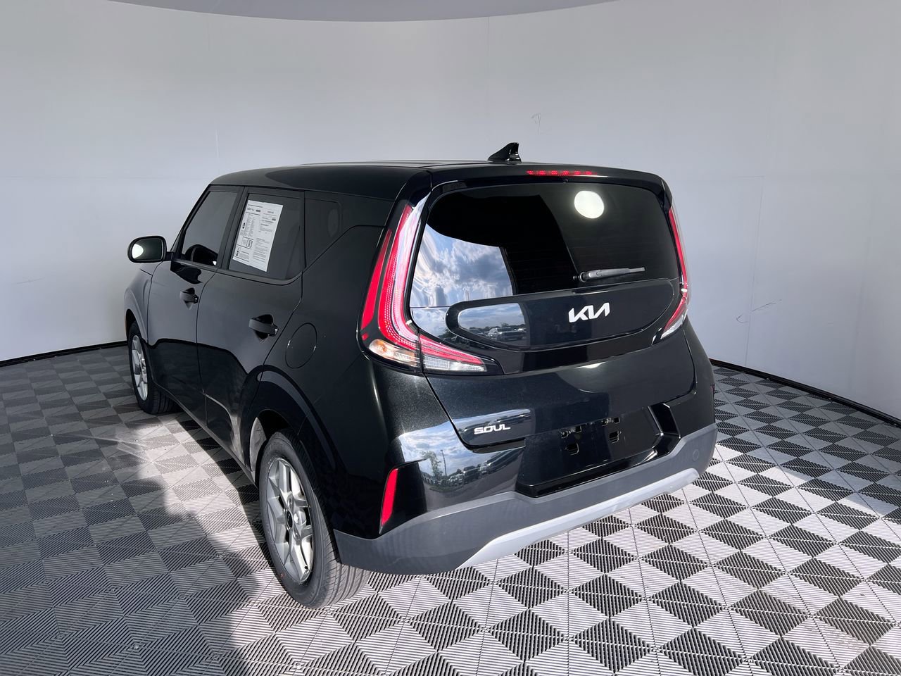 Certified 2024 Kia Soul LX w/ Option Group 015 FWD image 5