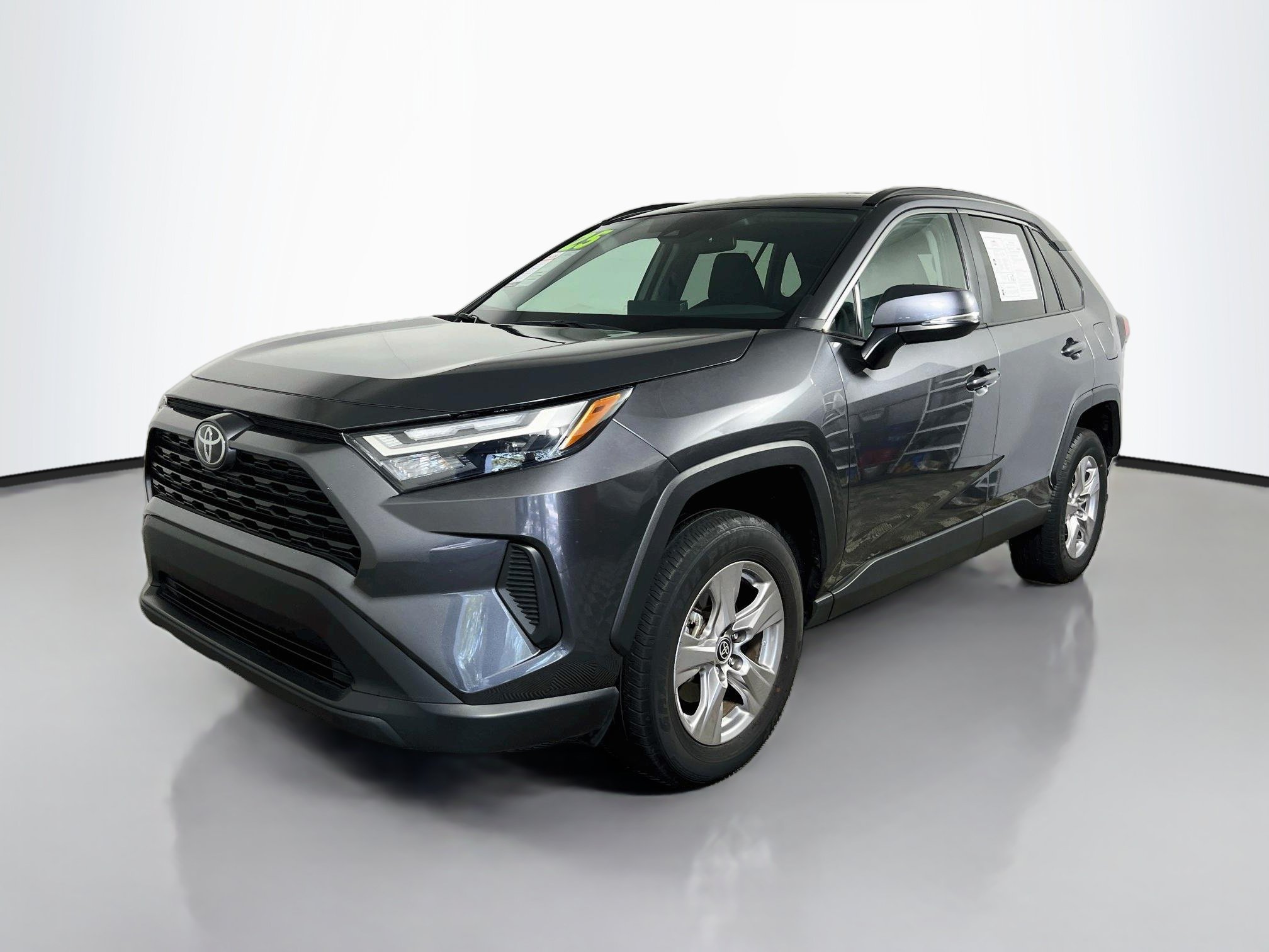 Used 2025 Toyota RAV4 XLE FWD image 10