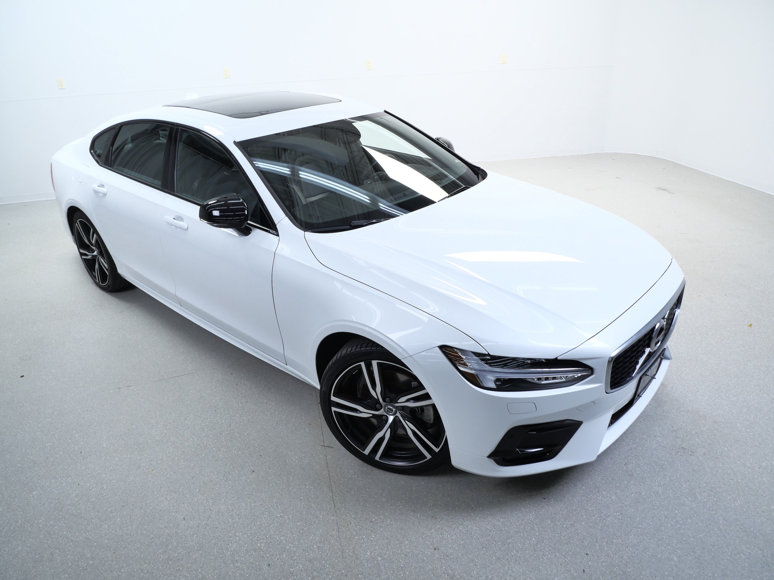 Used 2020 Volvo S90 T6 R-Design AWD/4WD image 4