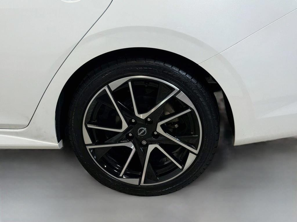Used 2024 Nissan Sentra SR w/ SR Premium Package FWD image 32