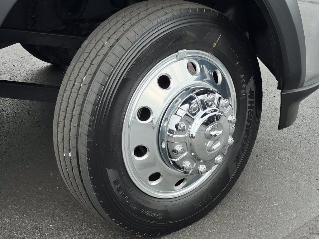 Used 2022 RAM 5500 Tradesman w/ Chrome Appearance Group RWD image 10