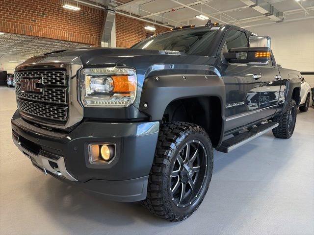 Used 2018 GMC Sierra 2500 Denali w/ Duramax Plus Package AWD/4WD image 4
