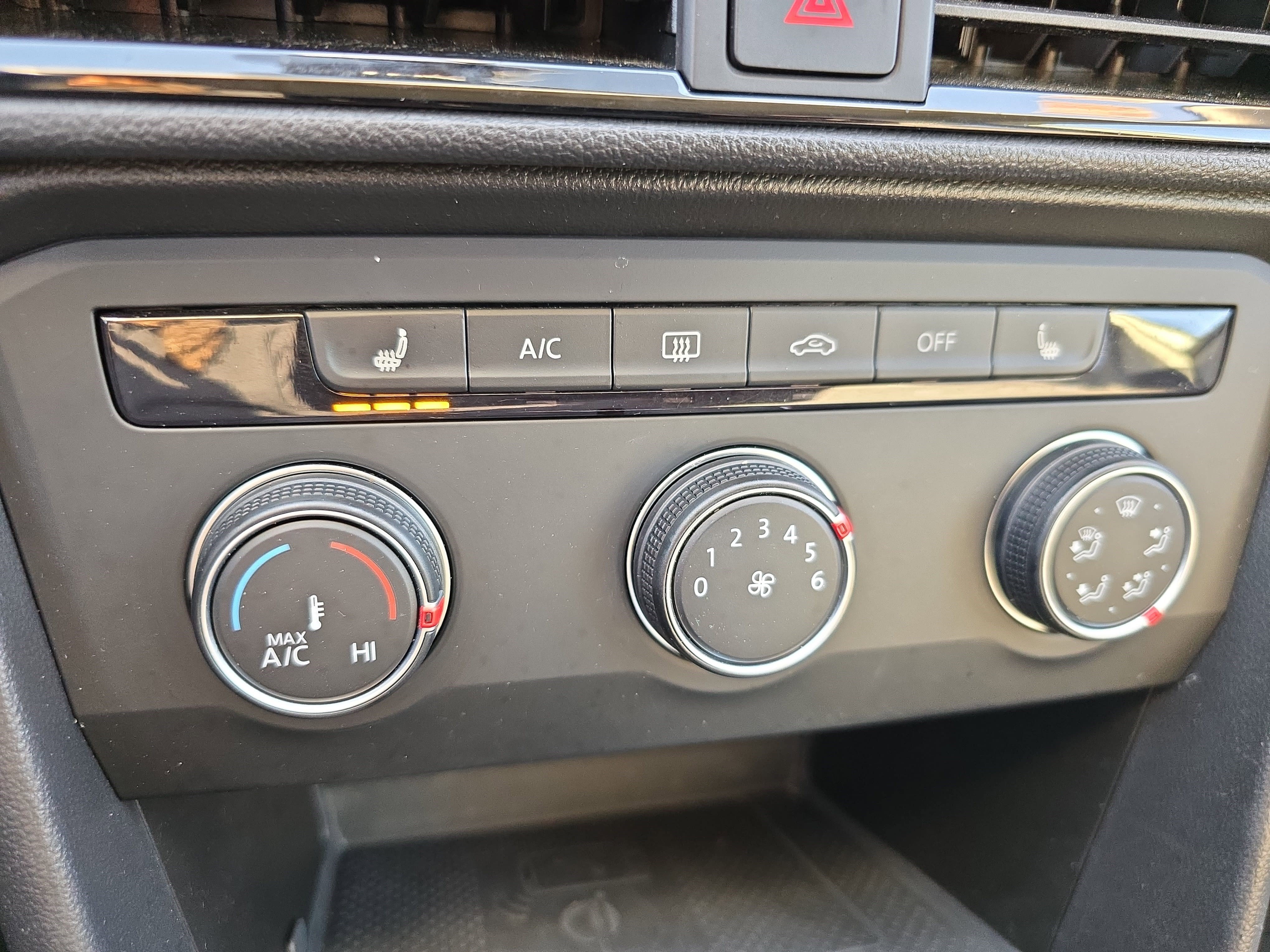 Used 2022 Volkswagen Taos SE image 20