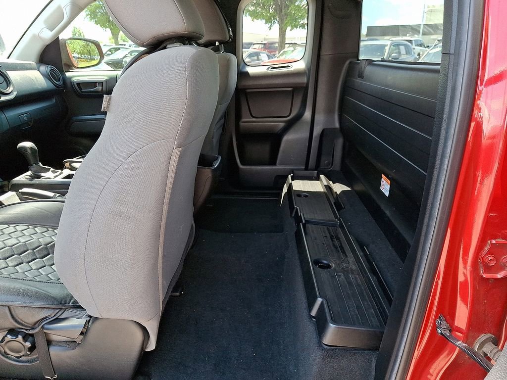 Used 2022 Toyota Tacoma SR AWD/4WD image 8