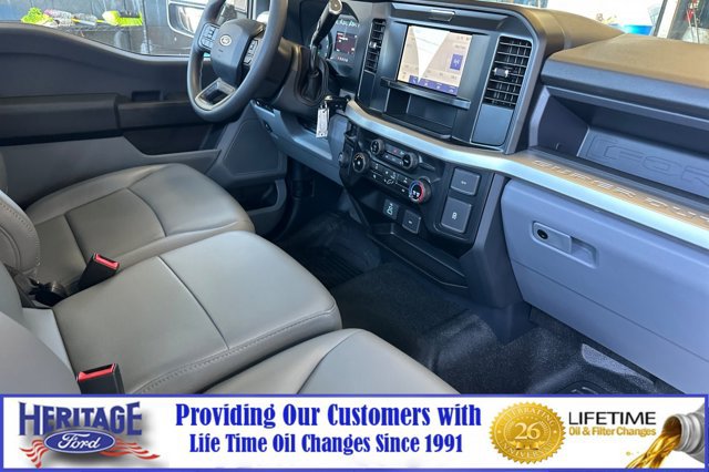 Used 2025 Ford F250 XL w/ XL Chrome Package image 14