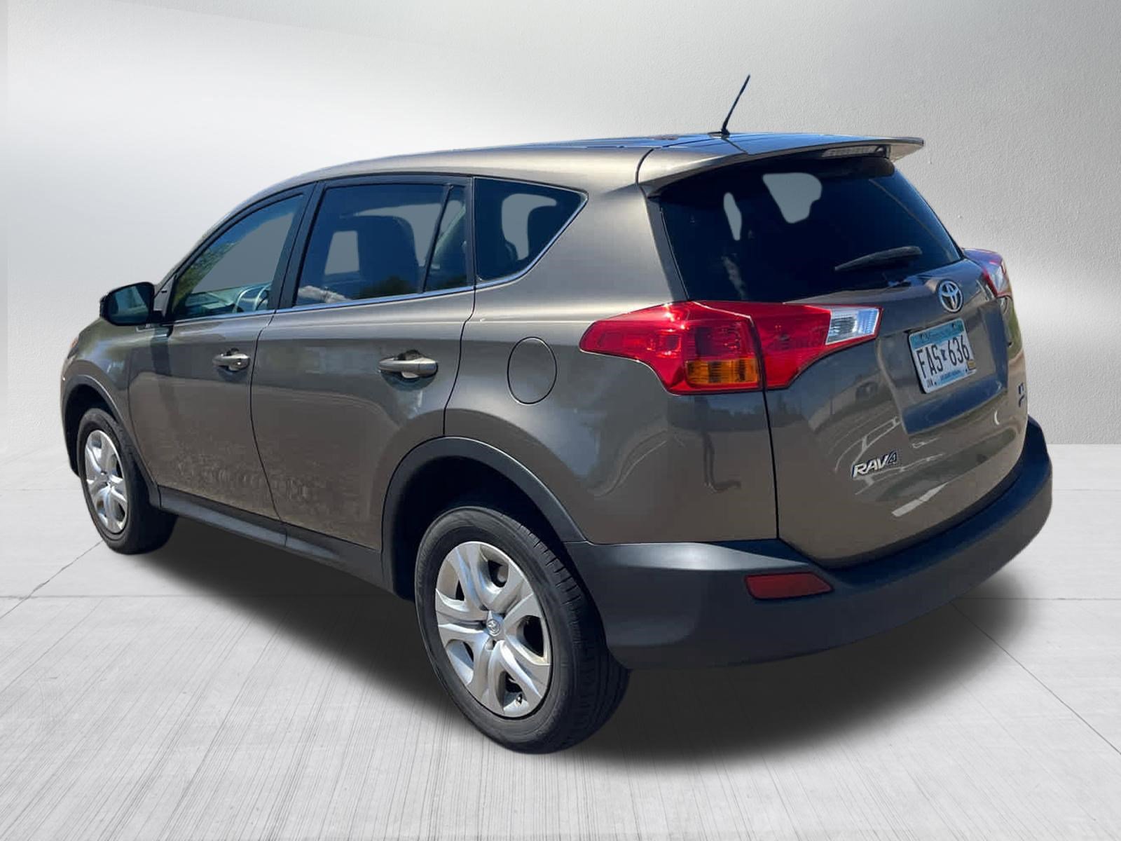 Used 2013 Toyota RAV4 LE AWD/4WD image 4
