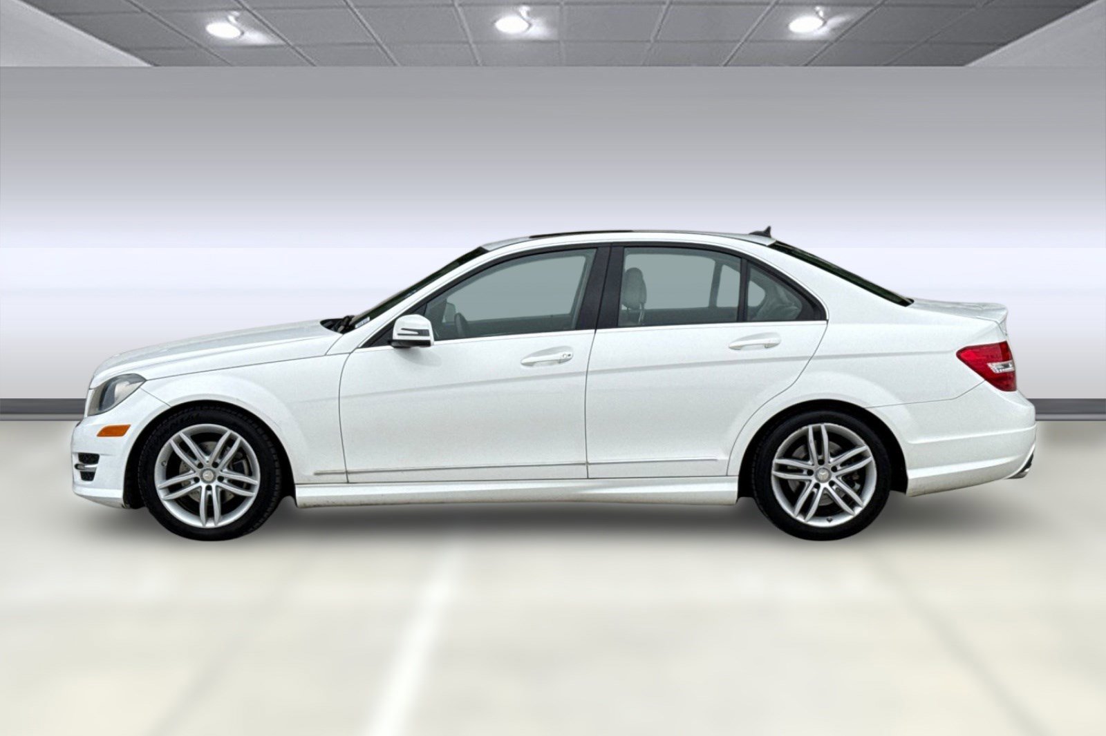 Used 2014 Mercedes-Benz C 250 Sedan image 2