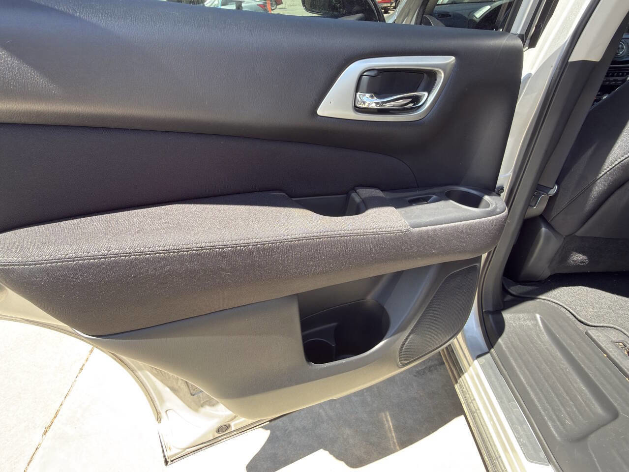 Used 2017 Nissan Pathfinder S AWD/4WD image 25