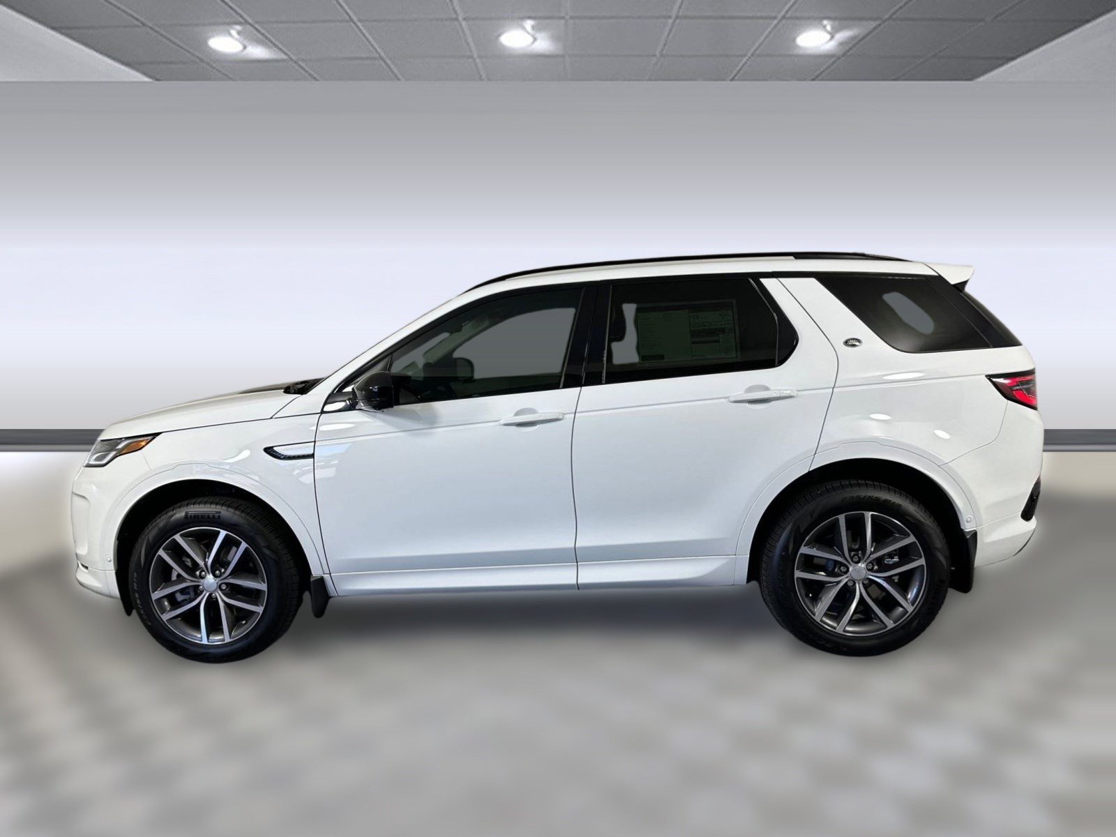 Used 2025 Land Rover Discovery Sport S image 2
