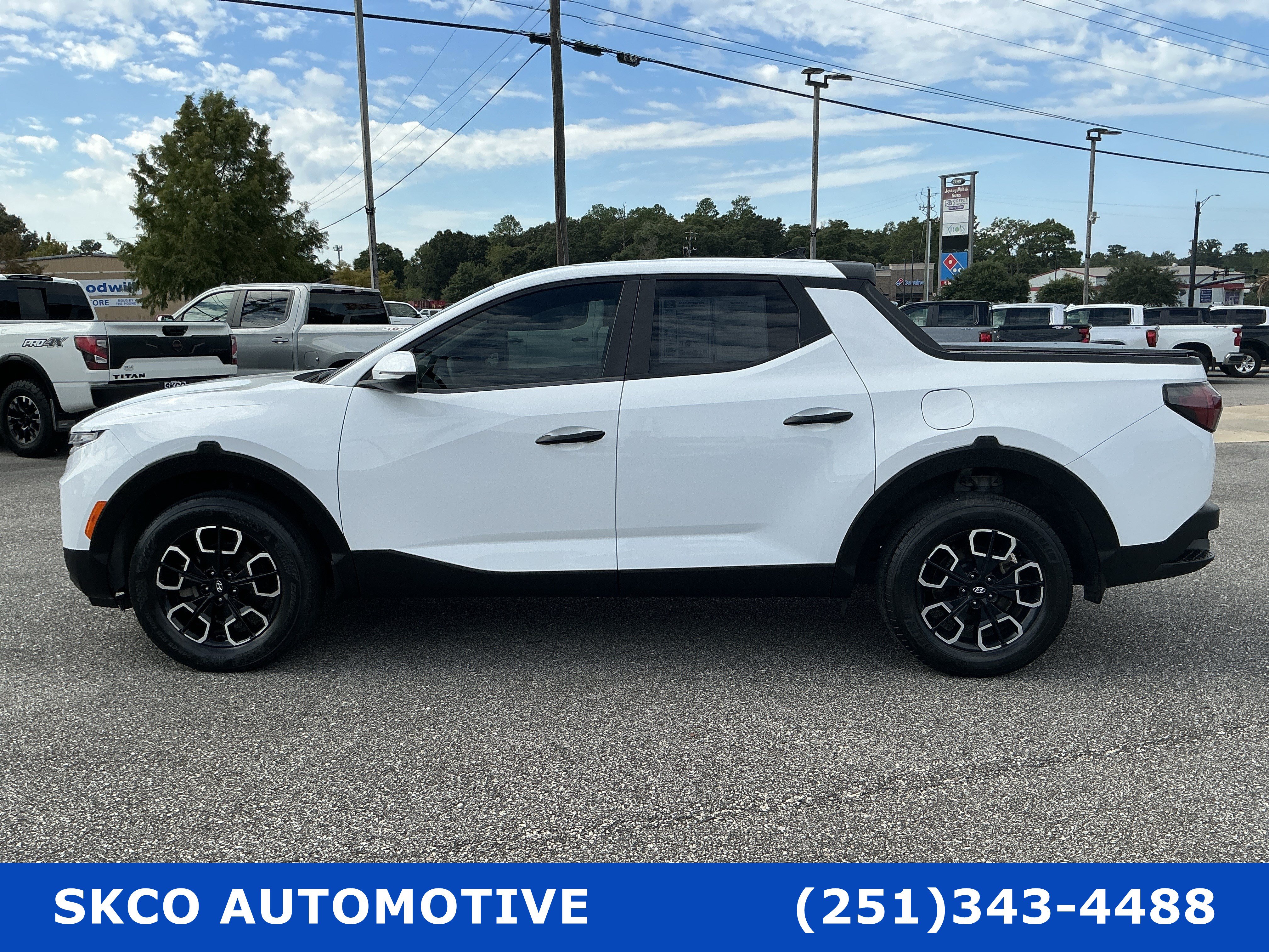 Used 2022 Hyundai Santa Cruz SEL w/ Cargo Package FWD image 2
