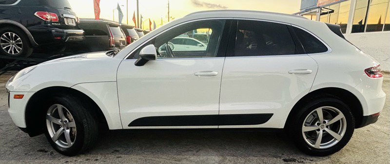 Used 2017 Porsche Macan S AWD/4WD image 2