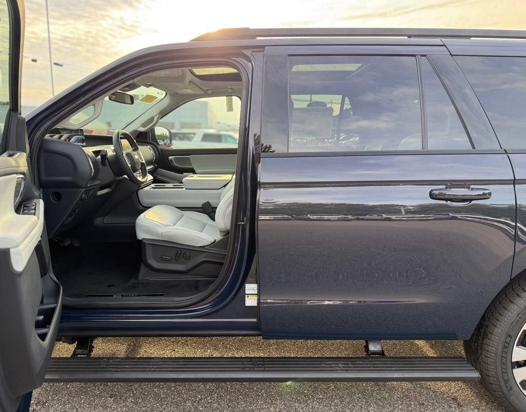 New 2027 Ford Expedition Max Platinum AWD/4WD image 13
