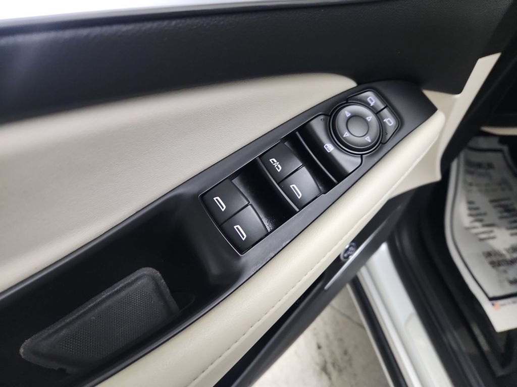 Used 2023 Buick Enclave Essence w/ Experience Buick Package FWD image 14