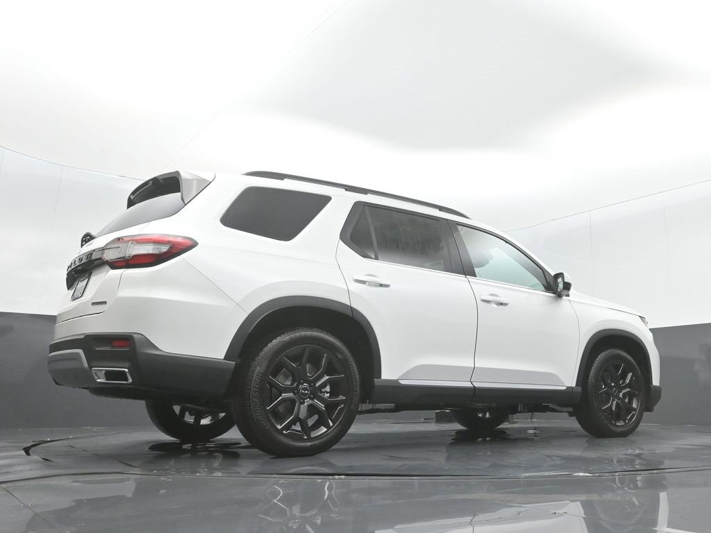New 2025 Honda Pilot Touring image 23