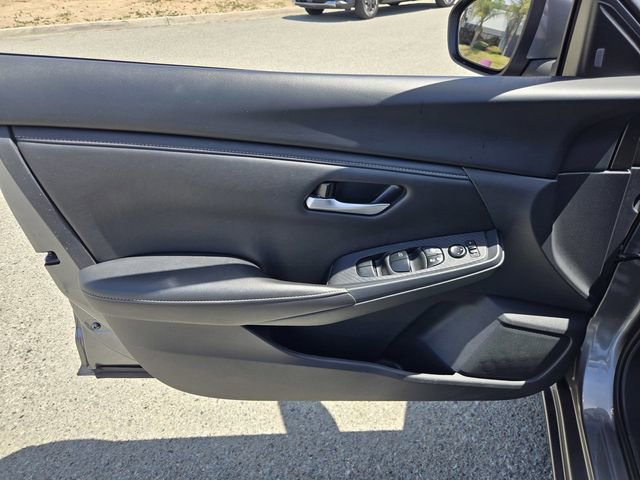 Used 2024 Nissan Sentra SV FWD image 17
