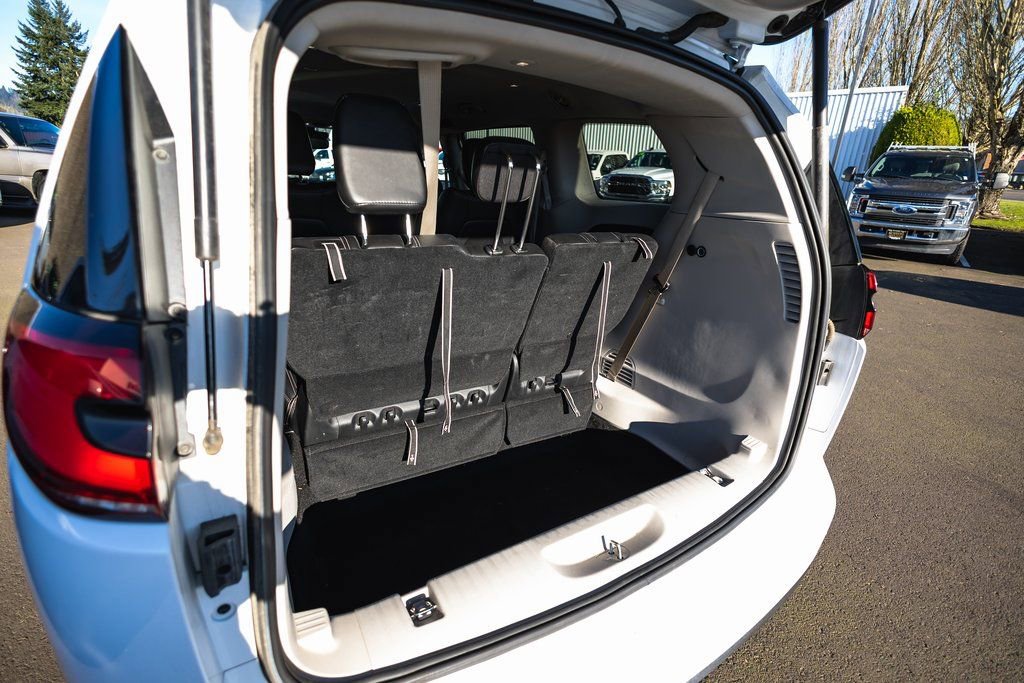 Used 2024 Chrysler Pacifica Select image 32