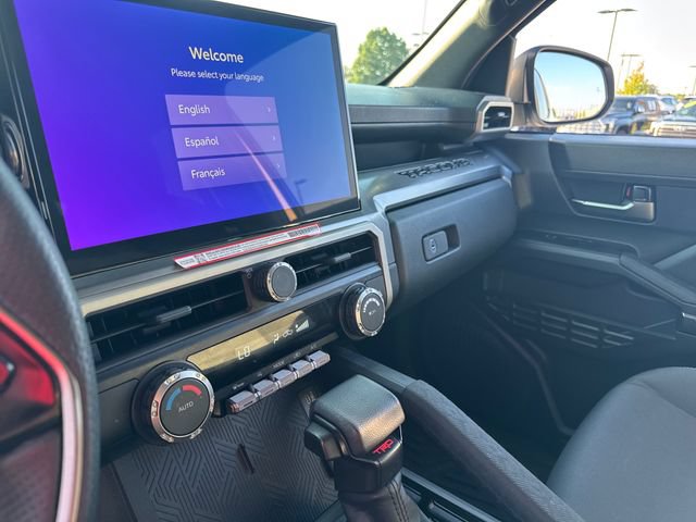 Used 2025 Toyota Tacoma TRD Off-Road AWD/4WD image 17
