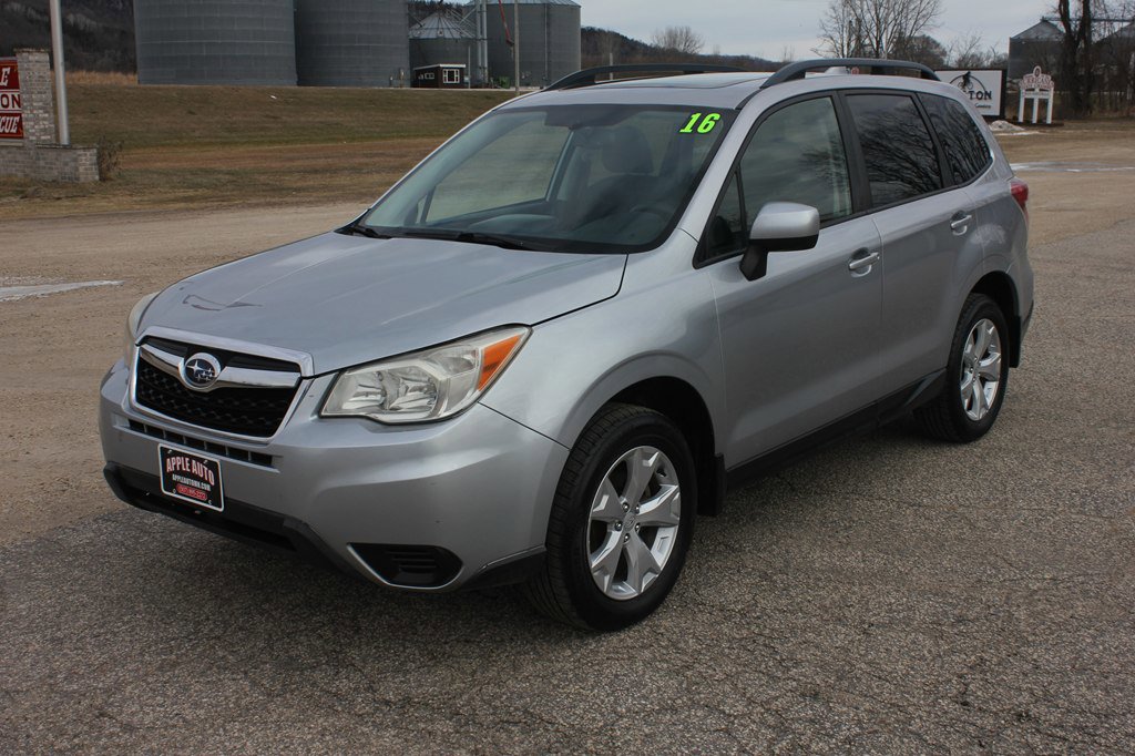 Used 2016 Subaru Forester 2.5i Premium w/ All-Weather Package AWD/4WD image 2